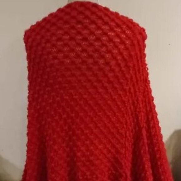 Woman's Red Knited Ponchos - Picture 6 of 8